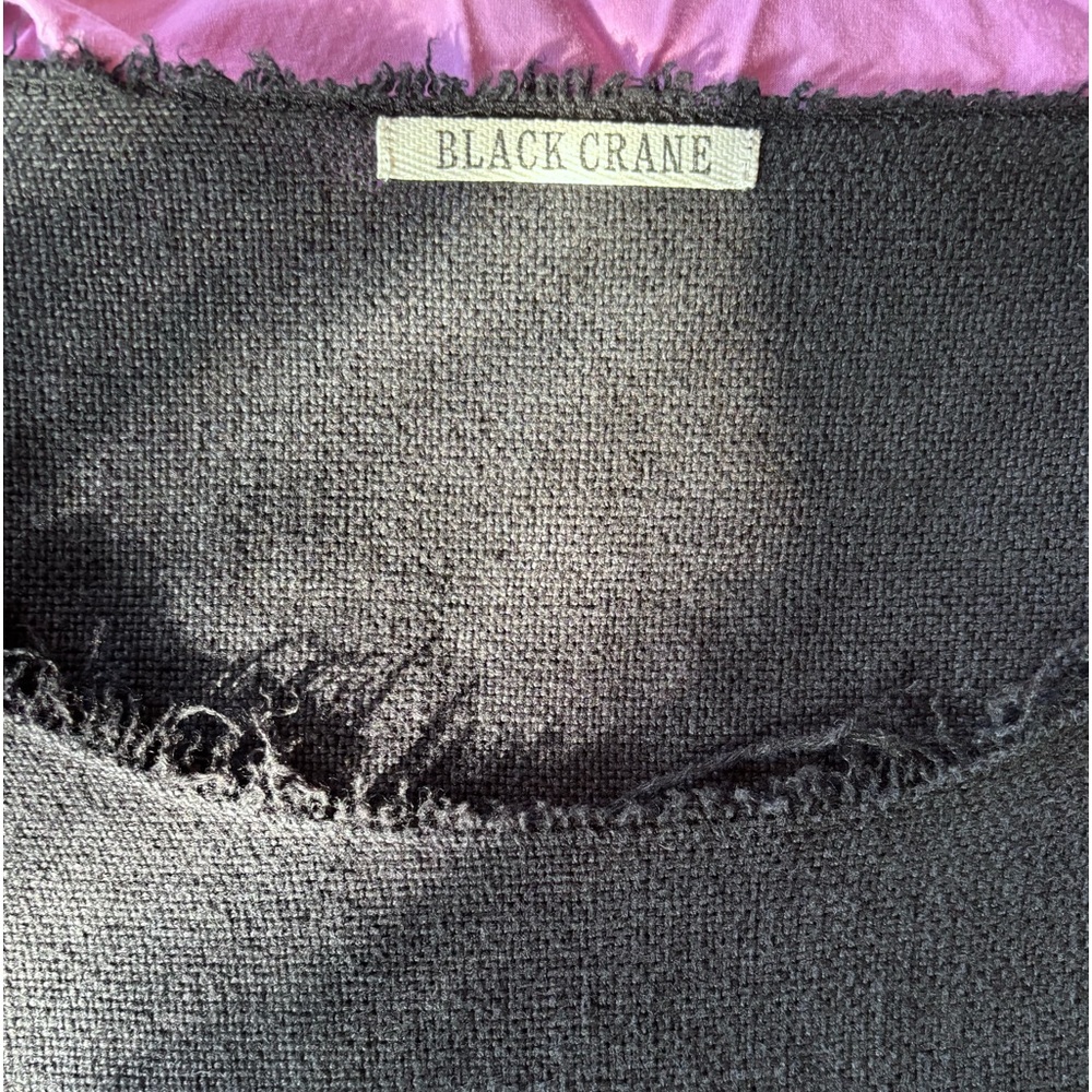 Black Crane medium boxy top with raw edge collar - black color midweight linen